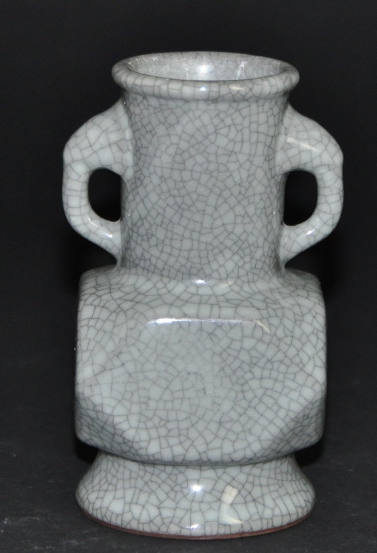 A Song Style Ge -type glazed porcelain vase (1 of 8)
