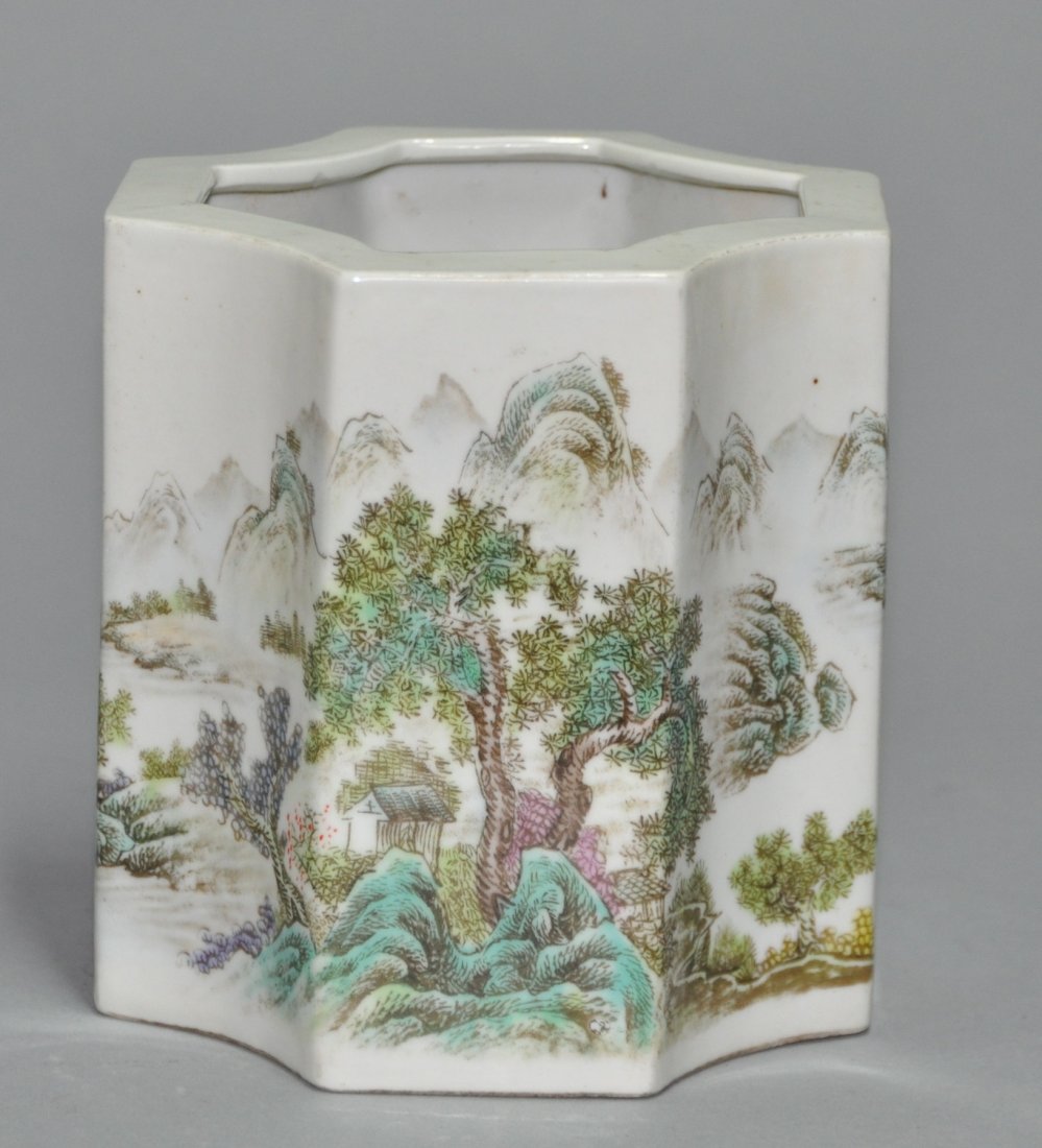 A rare Enameled porcelain brush pot.Republic period (1 of 7)