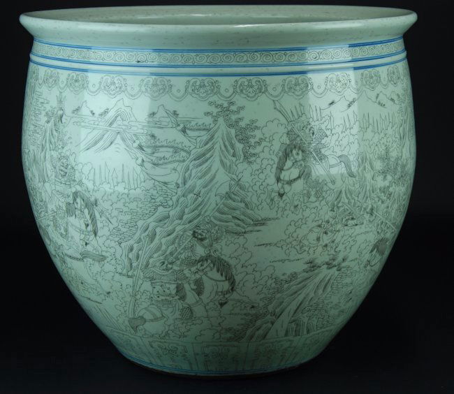 A rare large Guangxu fish bowl, Qing Period (1 of 8)