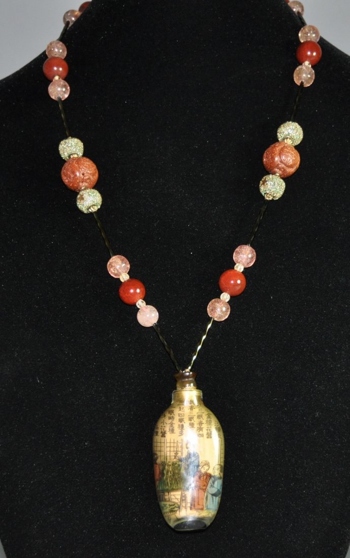 A rare Qing Dynasty necklace and snuff bottle (1 of 8)