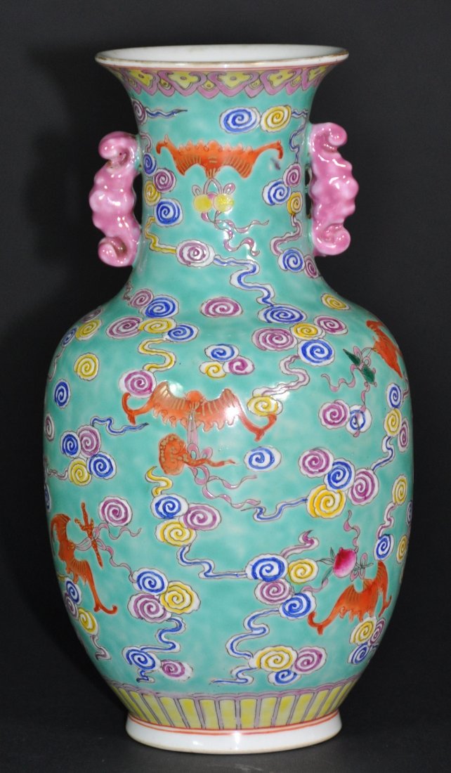 A rare Qing Qianlong enameled turquoise -ground vase (1 of 6)