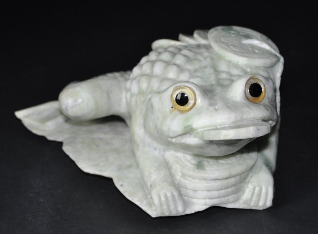 A jadeite  frog (1 of 6)
