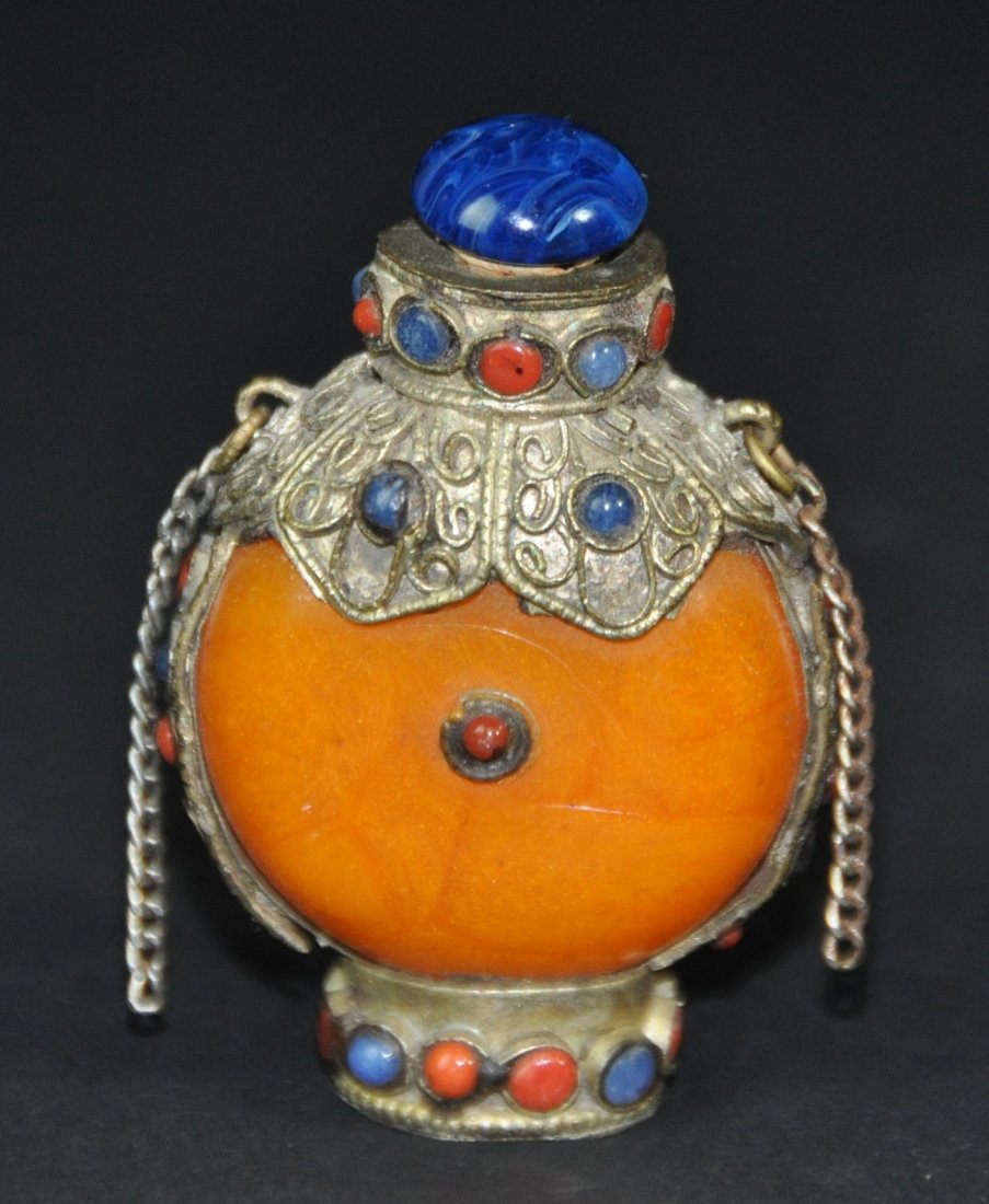 A 19th Century  Tibetan  Amber snuff  bottle (1 of 6)