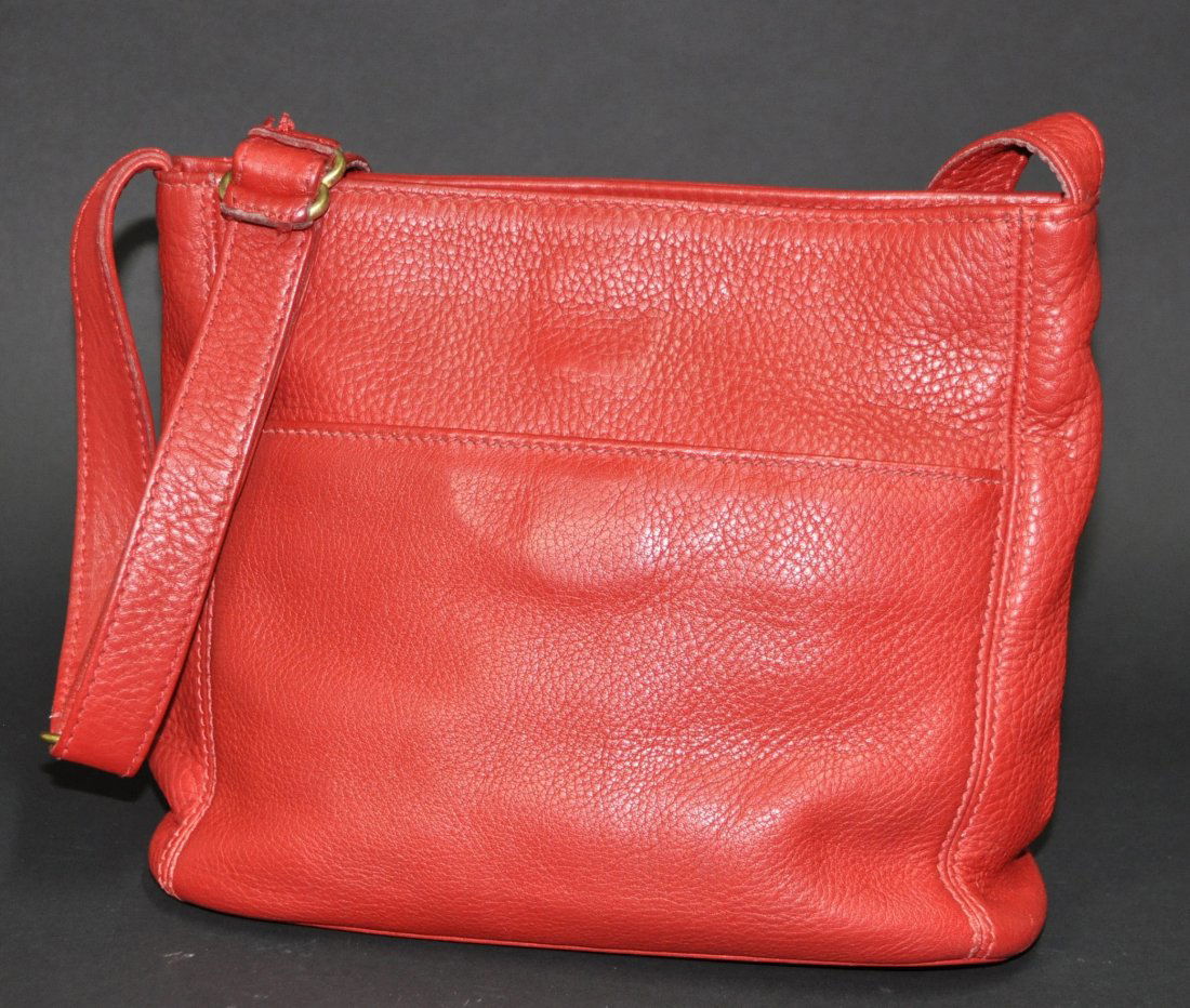 A vintage  COACH red shoulder handbag (1 of 9)