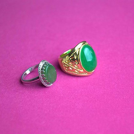 Two jadeite rings (1 of 8)