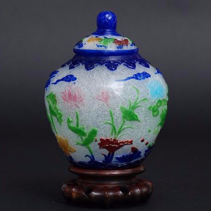 An 18th century Qianlong period multicolor glass vase (1 of 7)