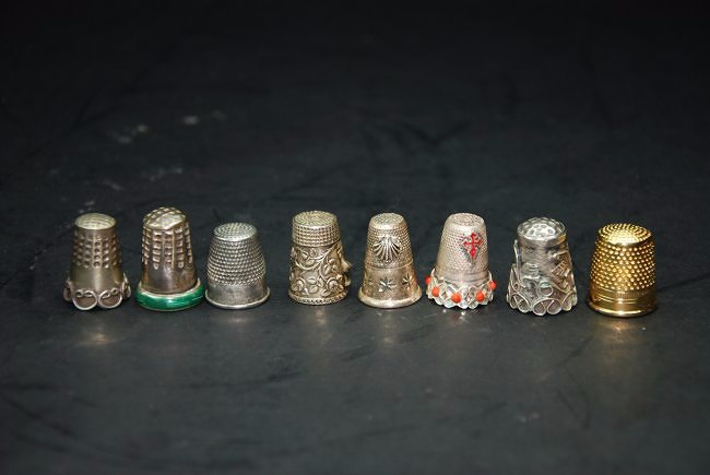 A lot of 8 thimbles (1 of 5)