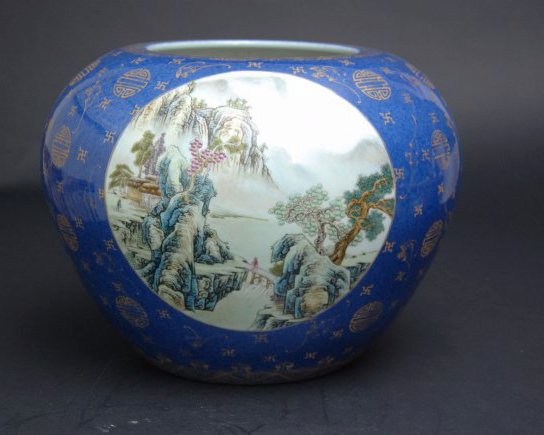 A very fine Kangxi blue glaze famille rose jar (1 of 9)
