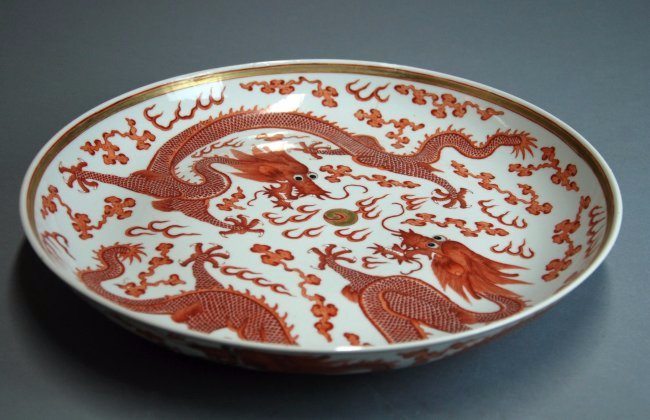 A rare Guangxu period  Iron-red double dragon plate (1 of 6)