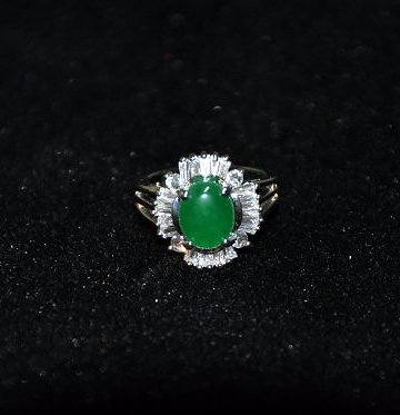 A woman jadeite ring (1 of 5)