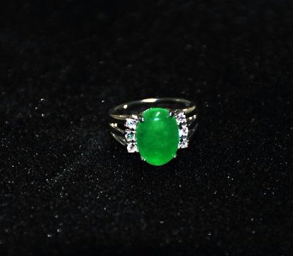 A woman  jadeite ring (1 of 5)