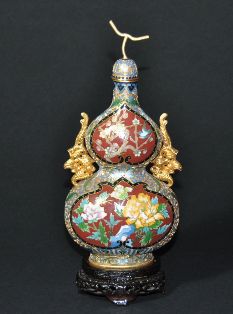 An antique  cloisonna enamel double-grourd bottle vase (1 of 8)