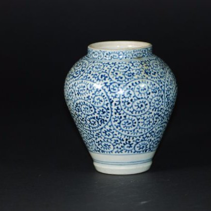 A late 17th century Japanese vase (1 of 6)
