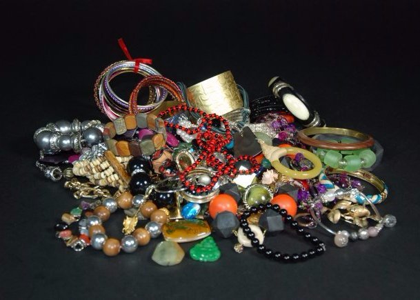 A lot of collection jewellry (1 of 5)