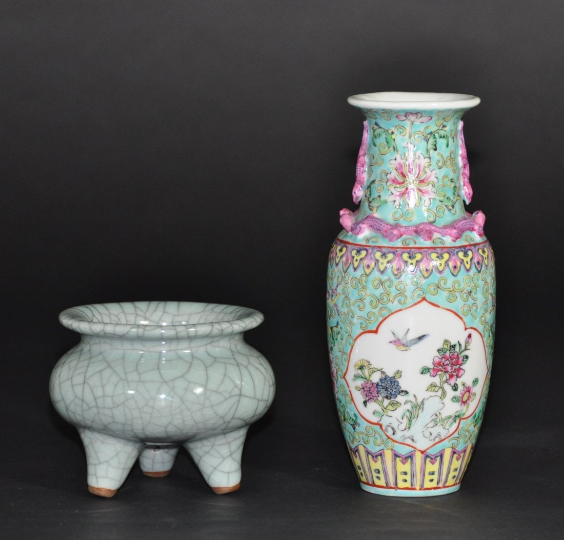 (Lot of 2) Antique Geyao-type incense burner ,vase: This piece features a very well done glaze along with crack-like patterns. Height 10cm, D:12.5cm. A famille rose vaseH:10 cm.