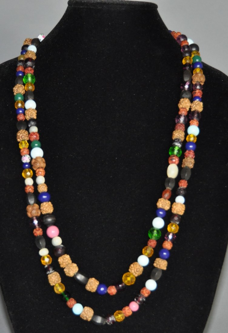 A Qing Dynasty large necklace (1 of 5)
