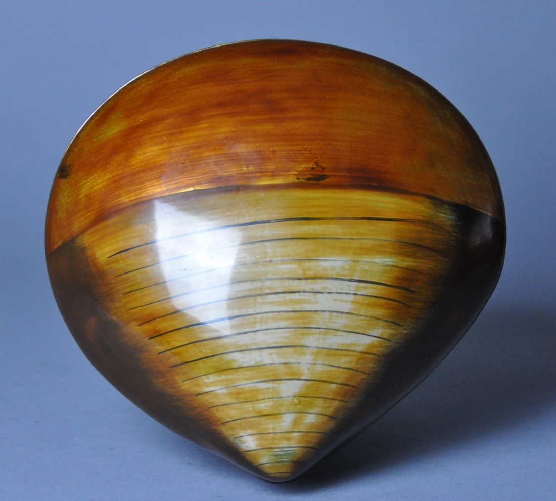 A 19th century Japanese/Chinese shell-shaped lacquer (1 of 8)