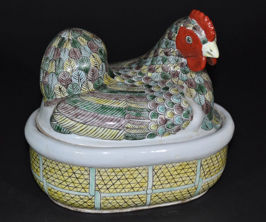 A green yellow and aubergine hen covered box, Kangxi (1 of 8)
