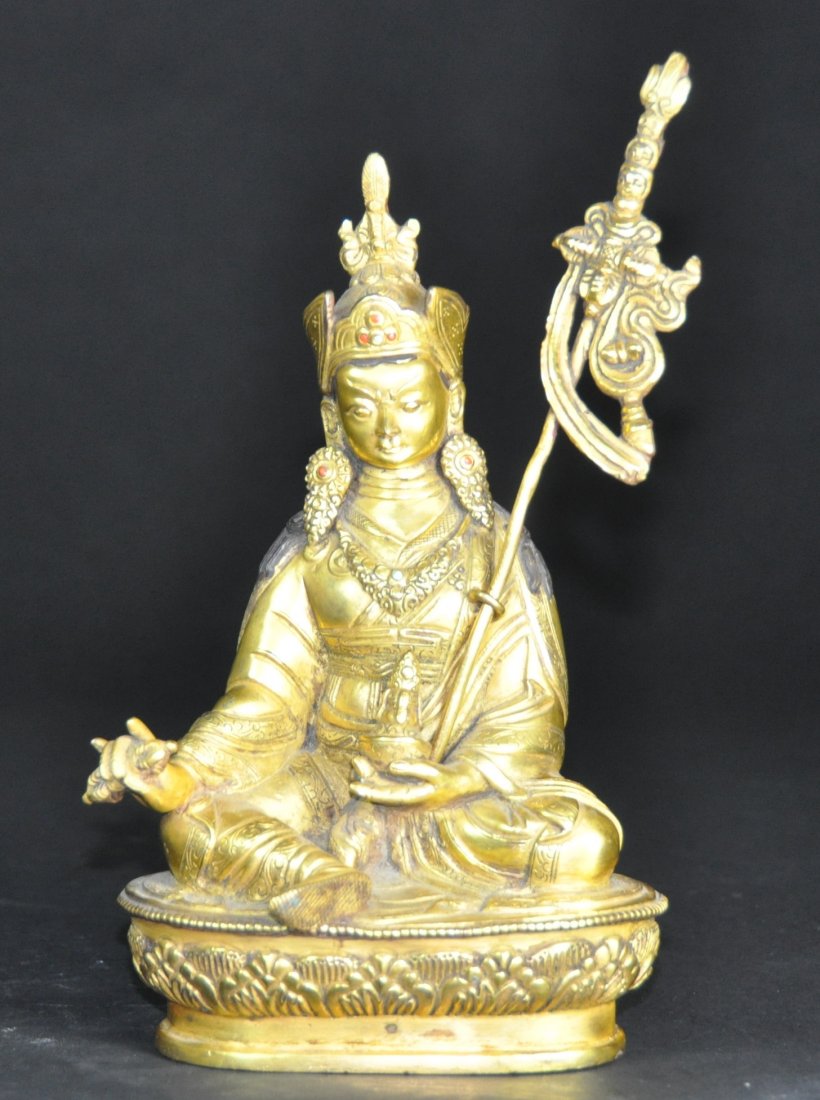 A 17th century Tibetan Himalayan gilt-bronze Shakyamuni (1 of 7)