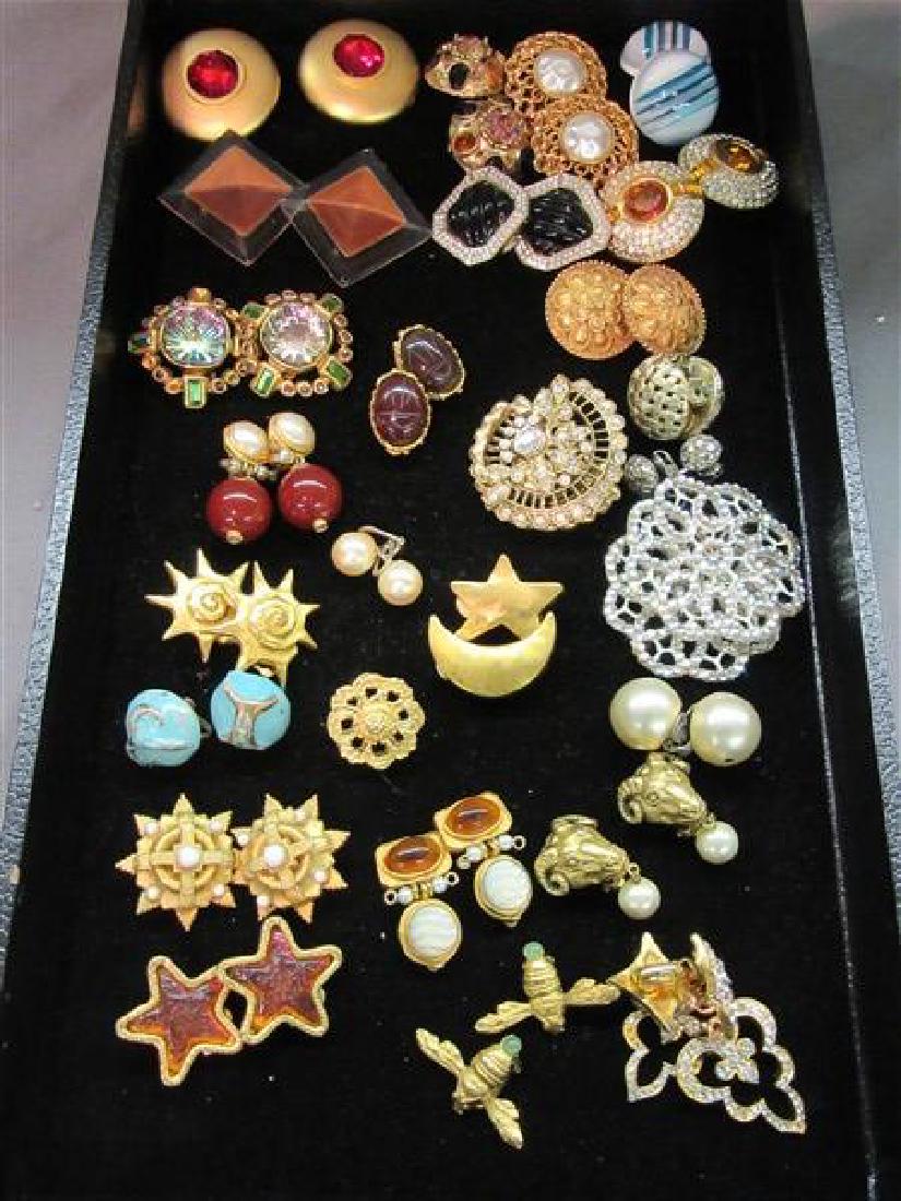 Estate Fashion Clip Earrings (1 of 3)