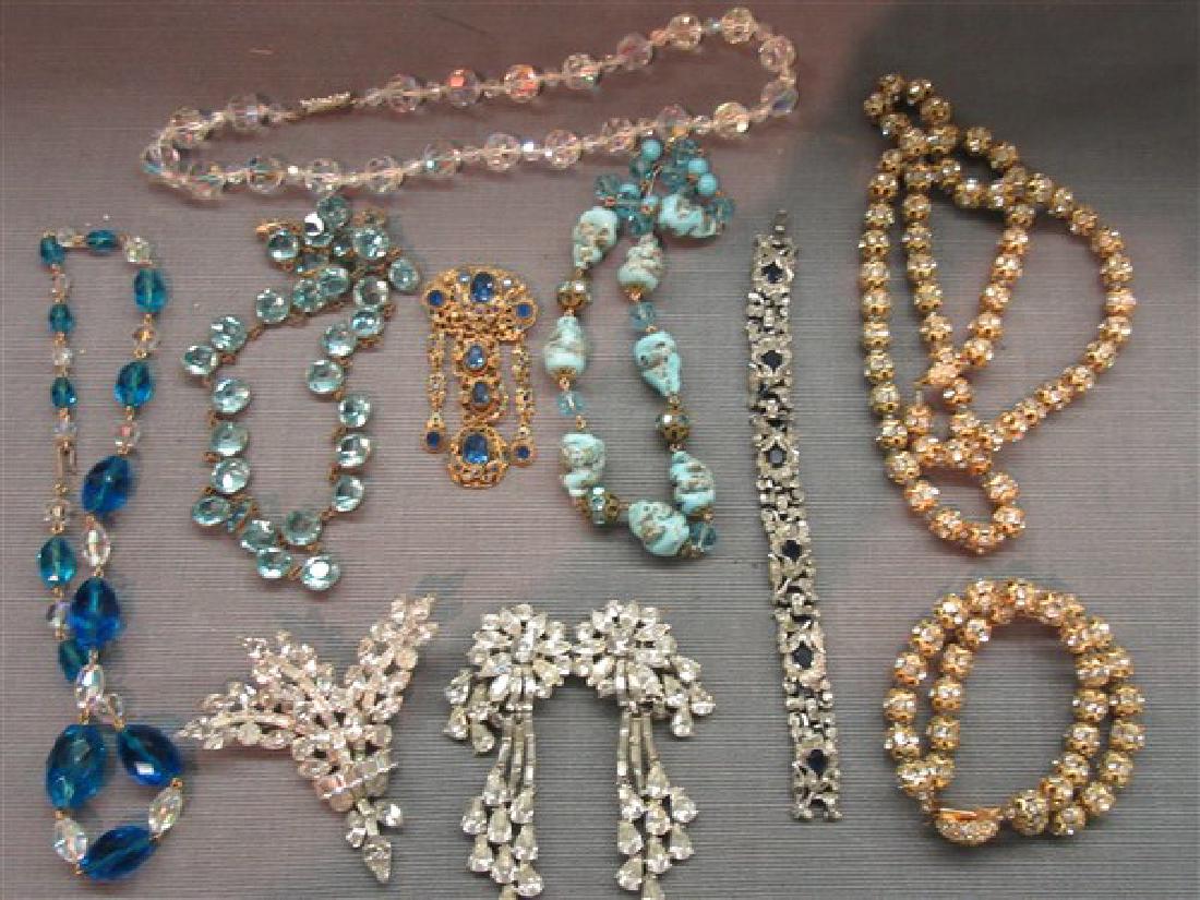 Estate Vintage  Costume Jewelry Lot (1 of 7)