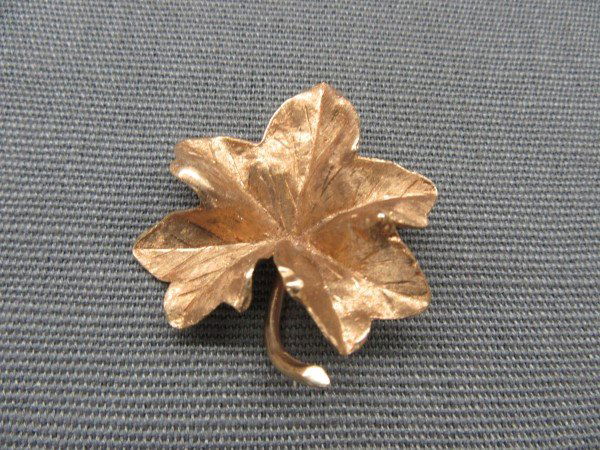 14K Maple Leaf Pin (1 of 2)