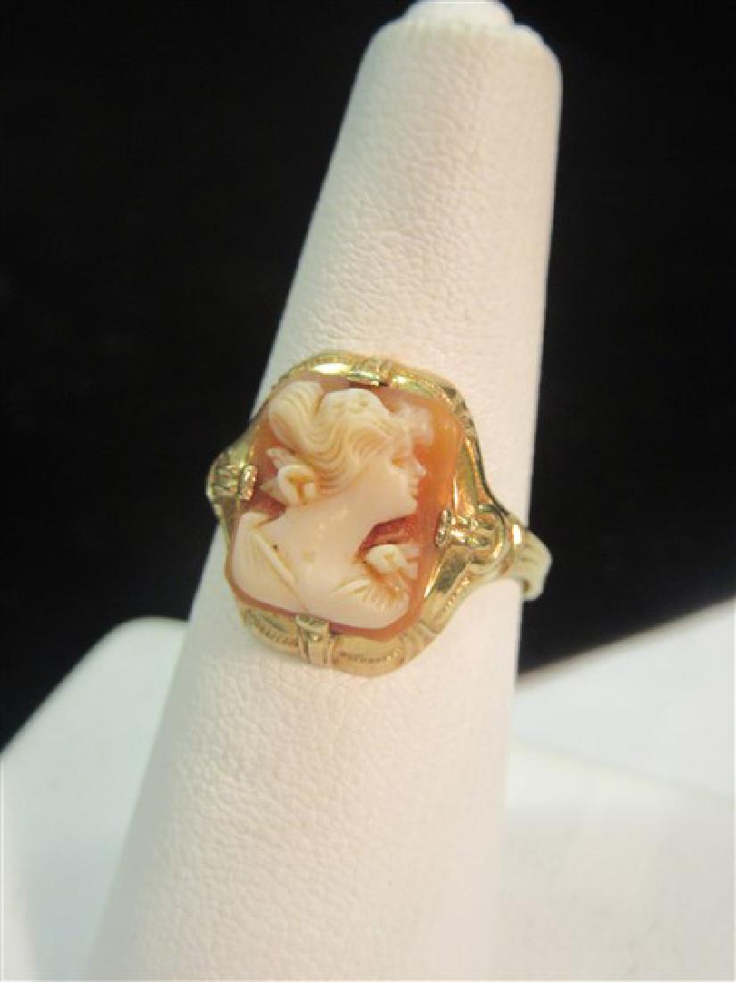 10k Yellow Gold Cameo Ring (1 of 2)