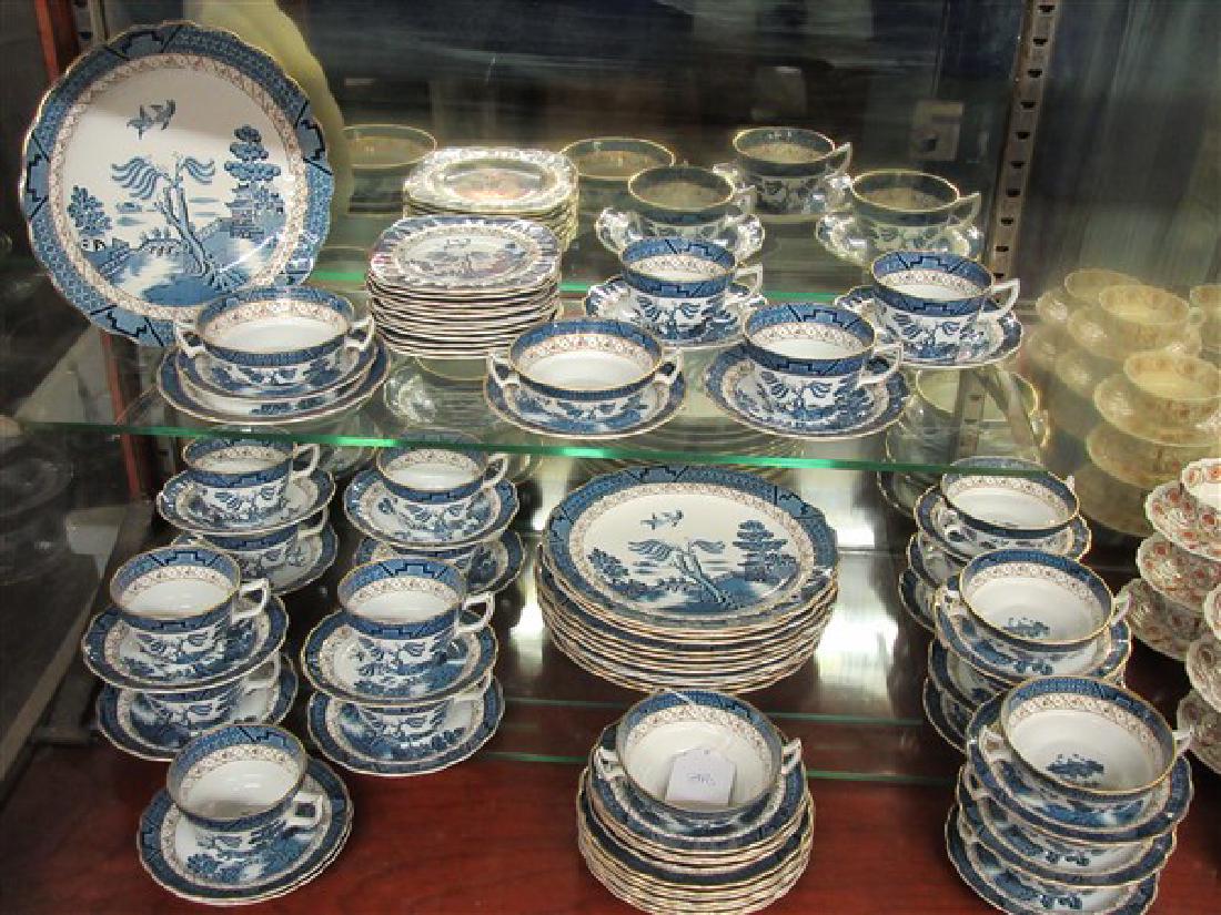 Booth's "Real Old Willow" 84 Piece China Service (1 of 6)