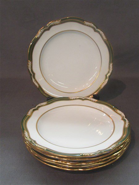 Spode For Tiffany & Co. Luncheon Plates: A set of Six (6) (6) Spode for Tiffany & Co. luncheon plates with gold and green border. Dimensions: 8\" diameter