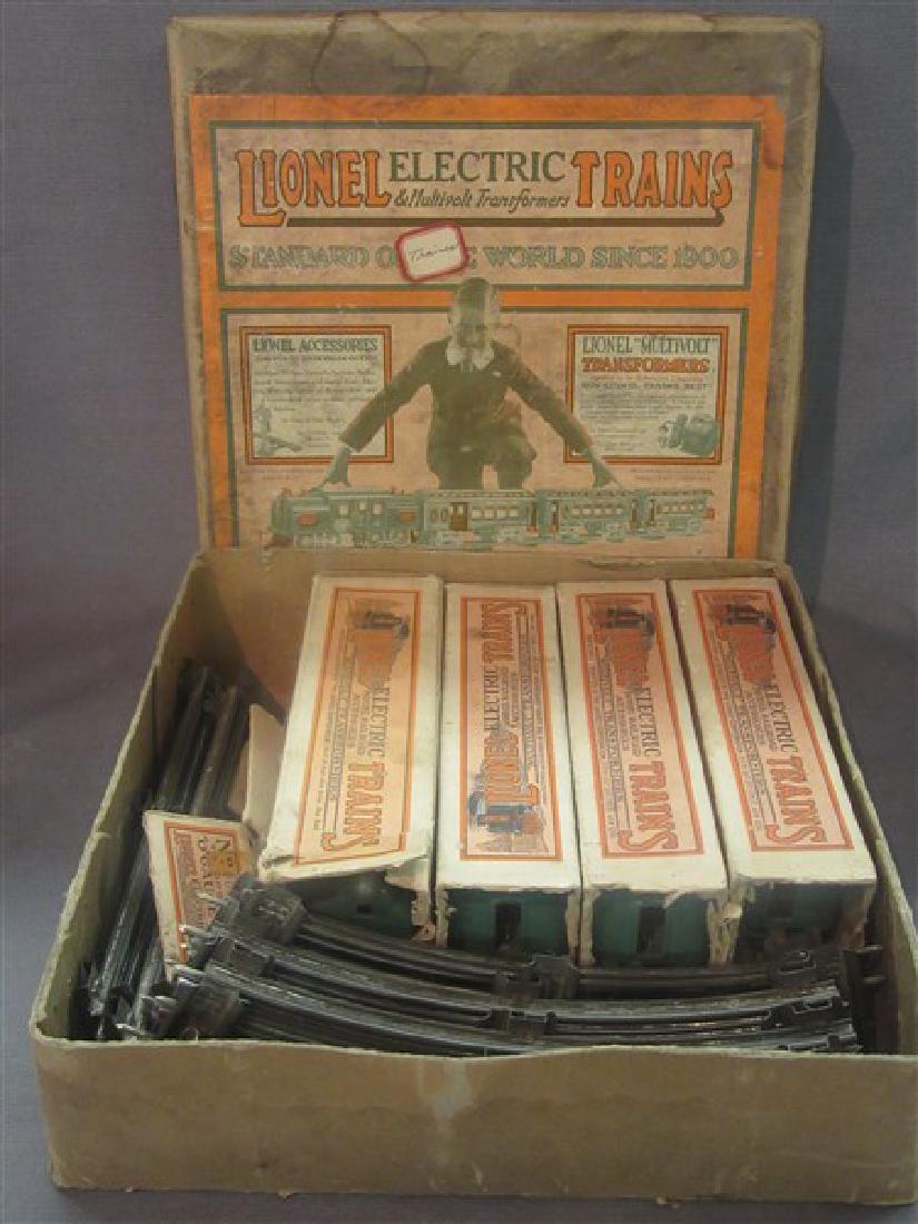 Lionel 296 "O" Gauge Prewar Train Set: Lionel 296 "O" gauge prewar train set. Includes 252 engine, Two (2) 607 Pullman, 608 Observation car, tracks and boxes.