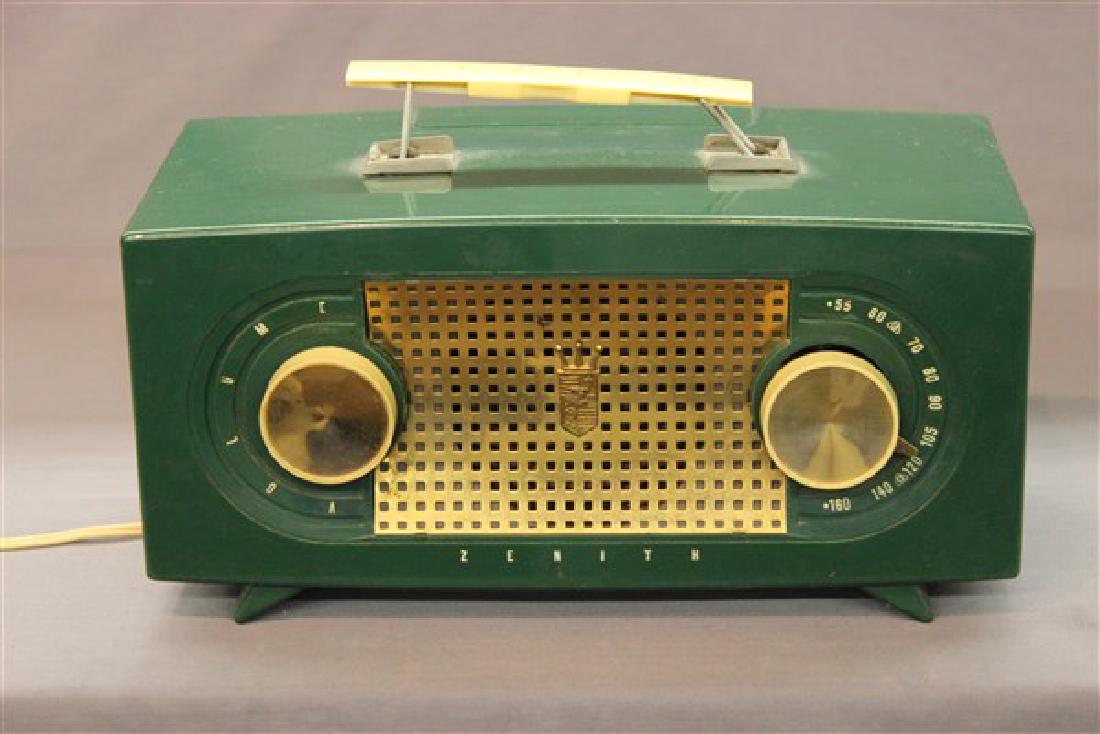 Vintage Zenith Tube Radio