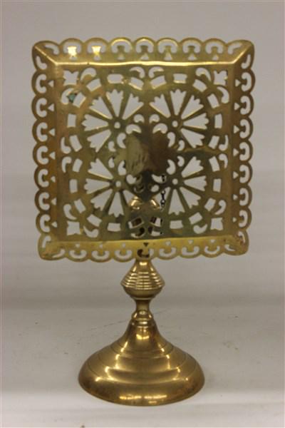 Victorian Brass Tilt Top Trivet (1 of 4)