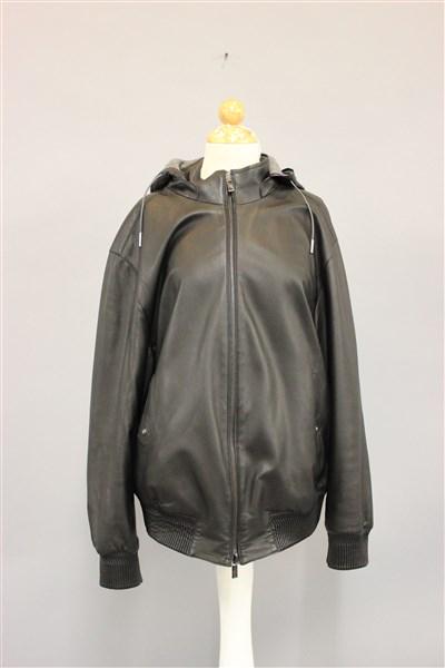 Ermenegildo Zegna Lambskin Leather And Cashmere Jacket: Ermenegildo Zegna lambskin leather And Cashmere lined jacket custom ordered through Saks 5th Ave. January 16th, 2019. Model R187M Size 60 R. Excellent pristine condition.