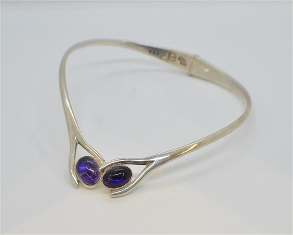 Sigi Pineda Mexican Sterling Silver Choker: A Sigi Pineda Mexican sterling silver choker. Dimensions: 6 1/4" drop Total weight: 3 avg. oz.