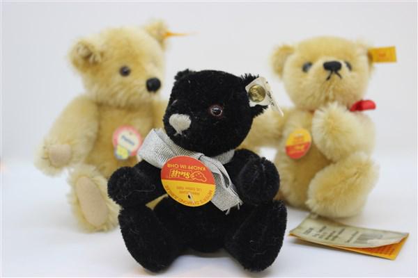 Three (3) Small Steiff Bears: Three (3) small Steiff bears. Germany late 80's early 90's. Dimensions: 3"-6"h