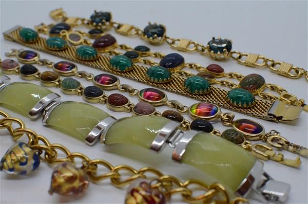 Estate Vintage Costume Jewerly Bracelets Lot (1 of 2)