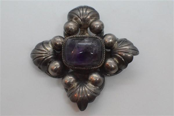 Large Vintage Mexican Sterling Silver Amethyst Brooch (1 of 4)