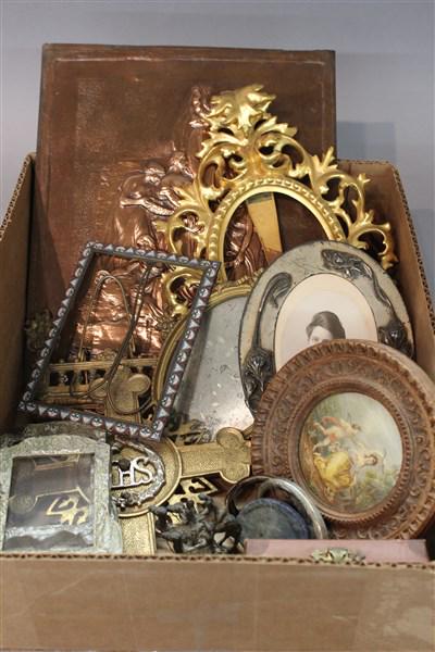 Grouping Of Antique And Vintage Picture Frames (1 of 6)