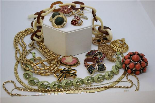 Estate Costume Jewelry Group (1 of 5)