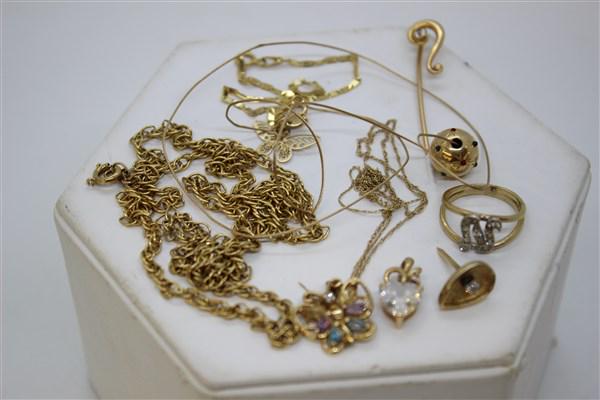 Estate Gold Scrap/Repair Lot (1 of 2)