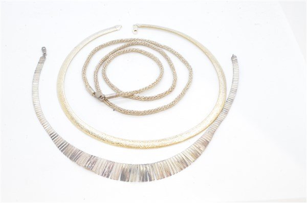 Three (3) Estate Sterling Silver Necklaces (1 of 3)
