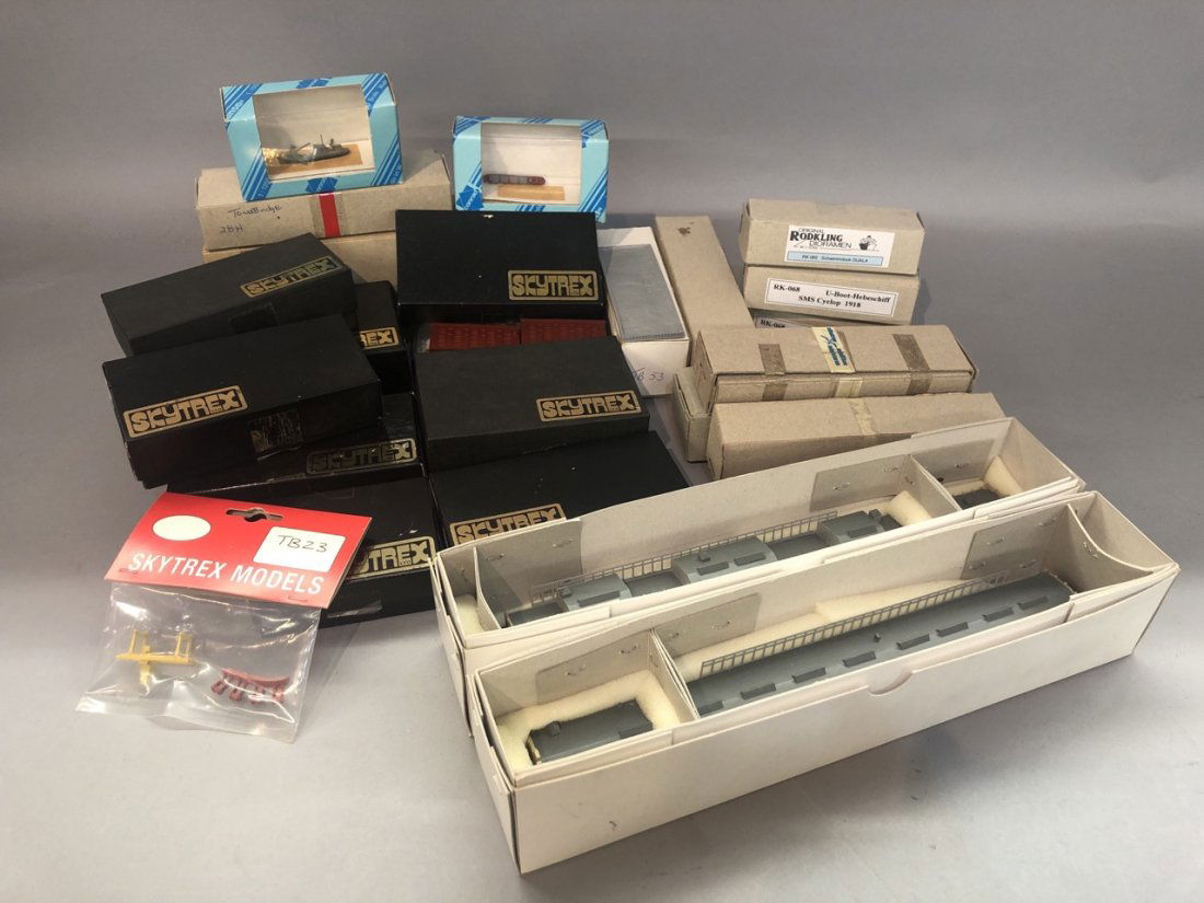 24 Piece Metal Ship Models by Skytrex, Conrad, Hansa..: 24 piece Ship models with accessories. Skytrex,Conrad Hansa.