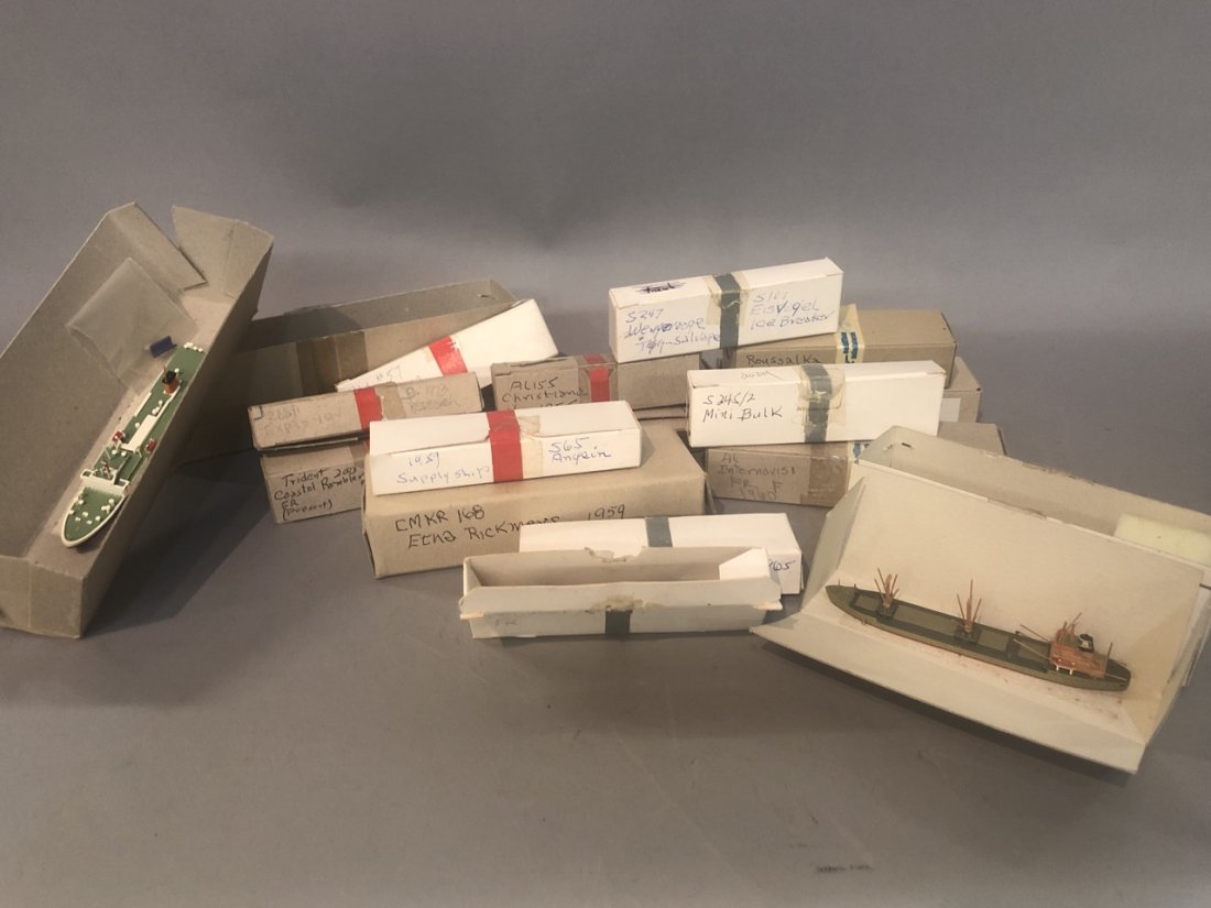 16 Piece Metal Ship Model Lot: 16 piece metal ship model lot. As seen in photograph preview.