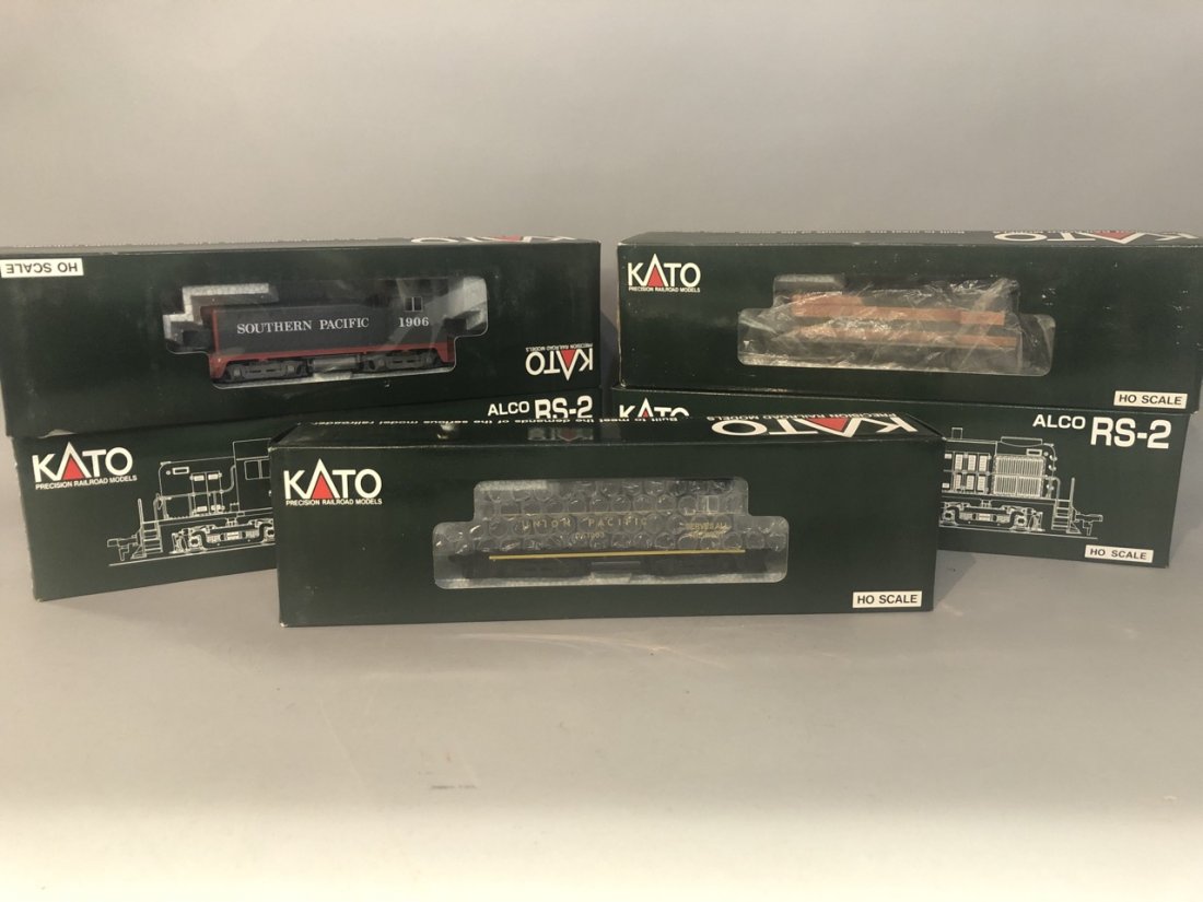 Kato Train Lot: Five Piece Kato Trains. 37-2301 Great Northern #21337-100 Undecorated37-11C Southern Pacific #190637-2302 Great Northern #21737-10D Union Pacific #1003New In Box.