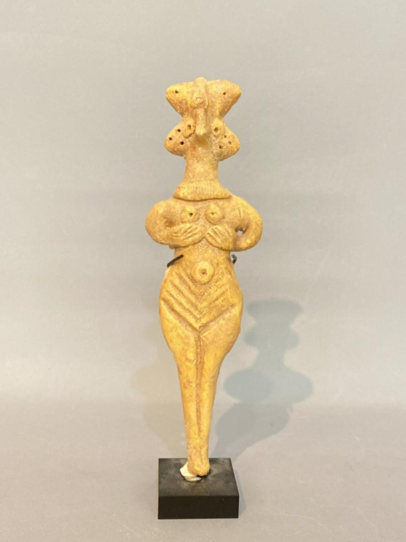 Hittite Bird Goddess STYLE OF 1200 BC: Hittite Bird Goddess STYLE of 1200 BC Sale history is not a reliable source. This item is being sold as a later decorative copy! Please see photograph previewProvenance: Estate of Lewis, Ellenville, N