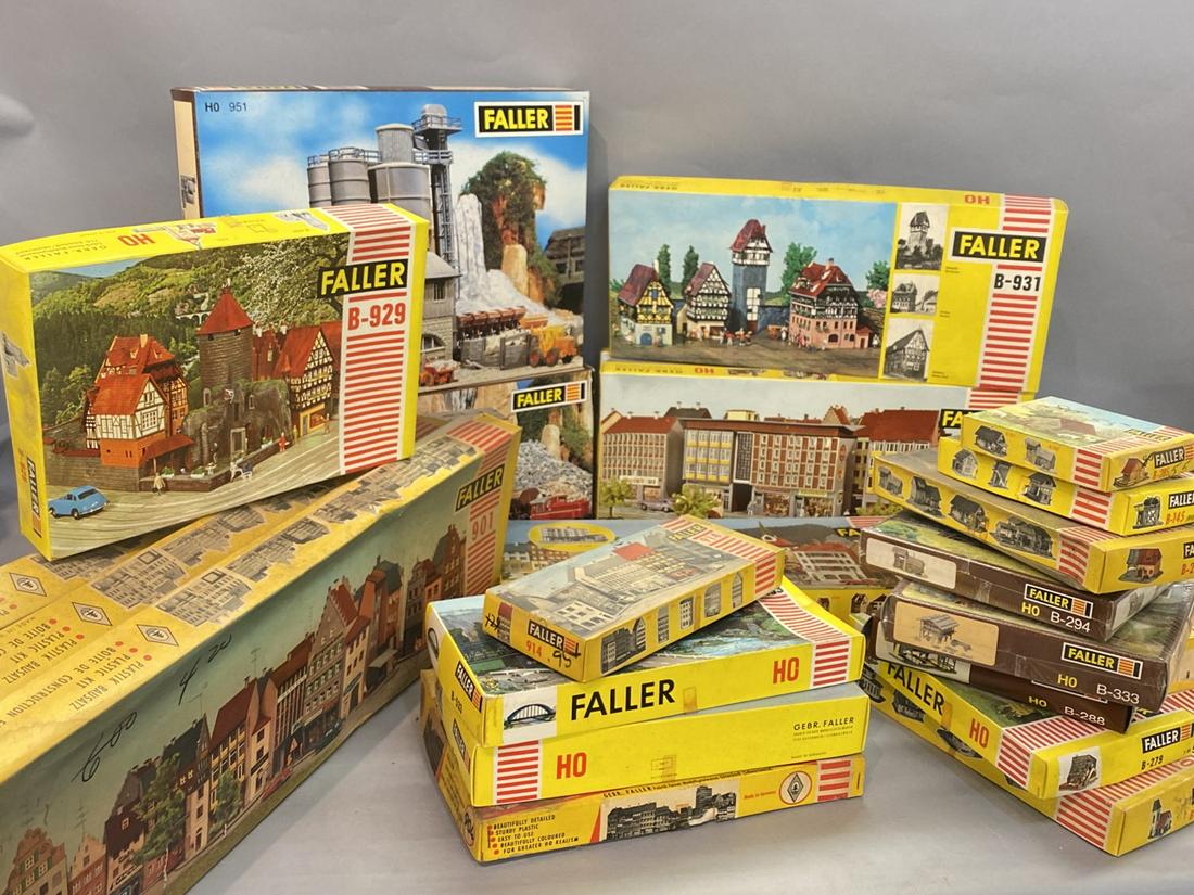 Twenty-Four (24) Faller German HO Models, Boxed: Twenty-Four (24) Faller German HO Models, Boxed.Please note all model lots are undone however boxes may show wear and tear, rips or discoloration. Please see photograph preview or call.