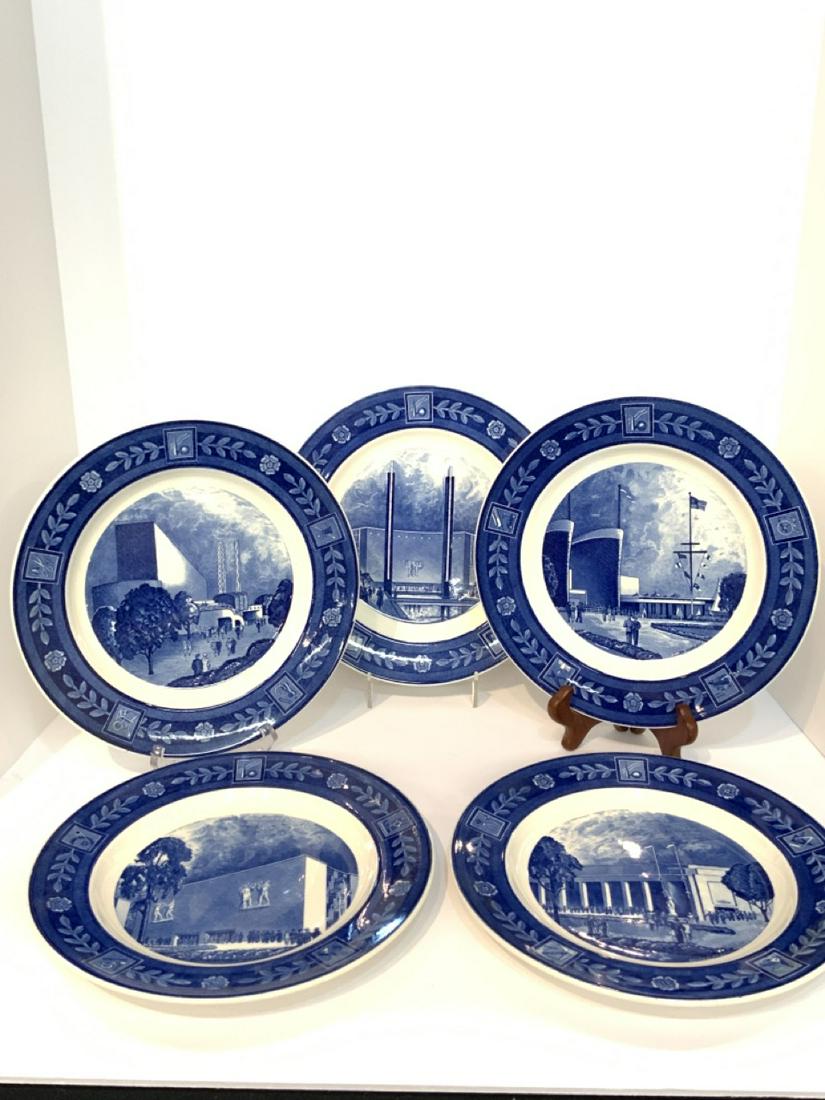 Five (5) New York World's Fair Plates by Spode: Five (5) 1939 New York World's Fair dinner size plates Spode for Abraham & Strauss. English blue and white china. Dimensions: 10 1/2" d Excellent condition.