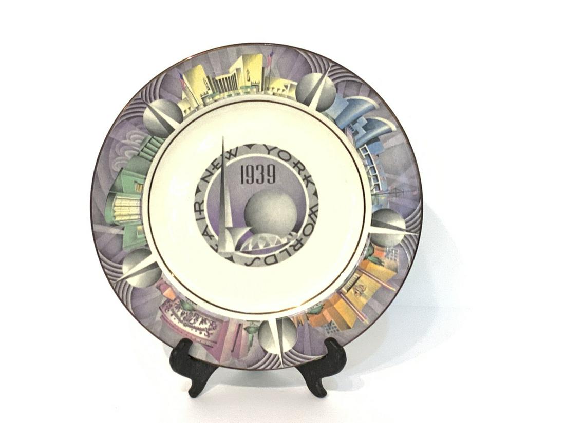 1939 New York World's Fair Plate: 1939 New York World's Fair dinner size plate commemorating the 150th Anniversary of the Inauguration of George Washington. Decorated by Charles Murphy. Dimenisons: 10 1/4" diameter