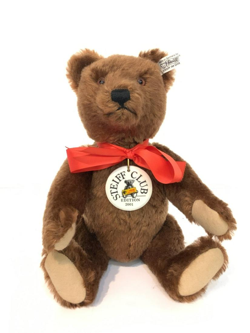Steiff Club Edition 2001 Teddy Bear Squeker: Steiff Club Edition c.2001 Teddy Bear. Made in Germany. Dimensions: 13” x 7”