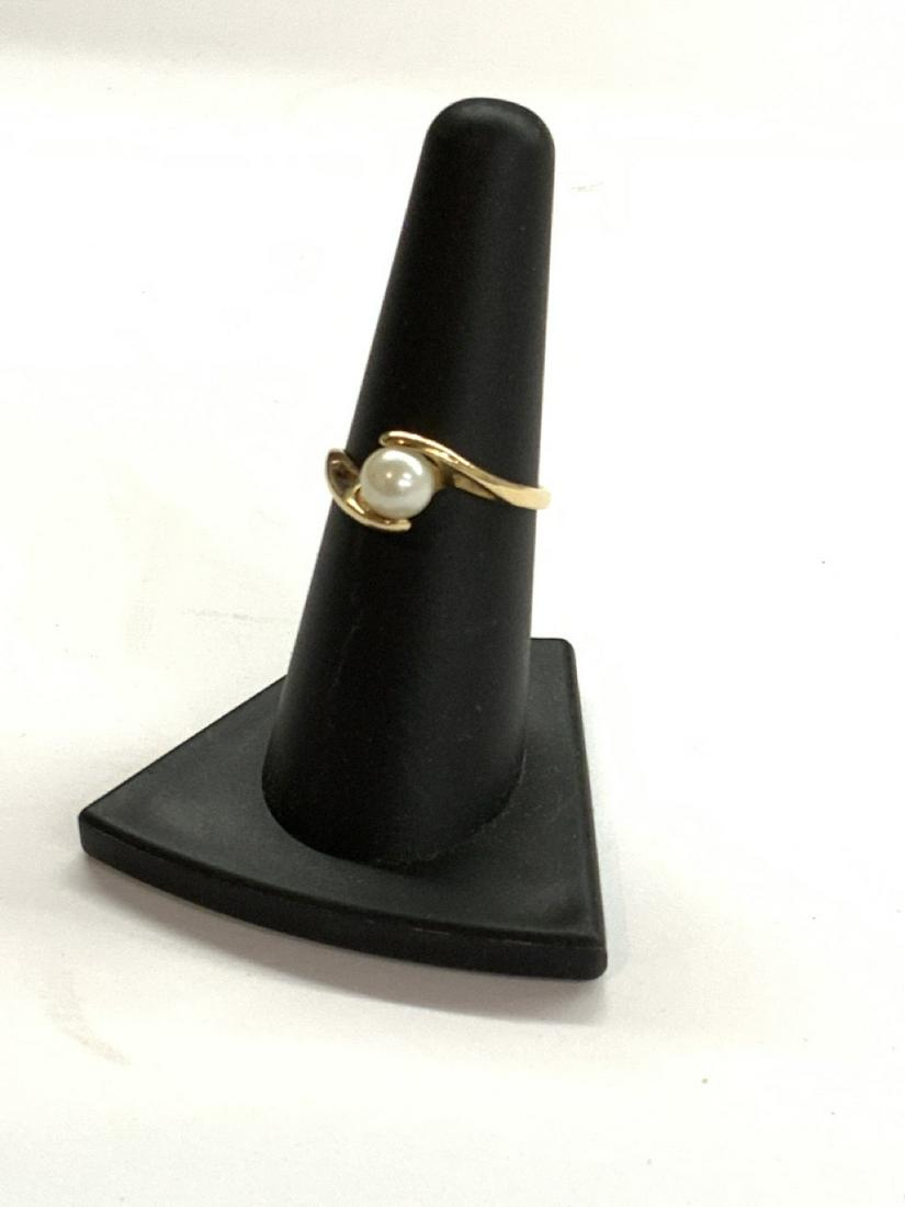 14K y.g. Pearl Solitaire Ring (1 of 2)